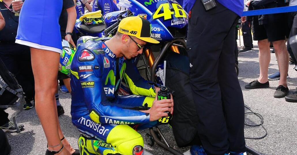 http://images.moto.it/images/10416620/HOR_WIDE/1030x/rossi-2.jpg