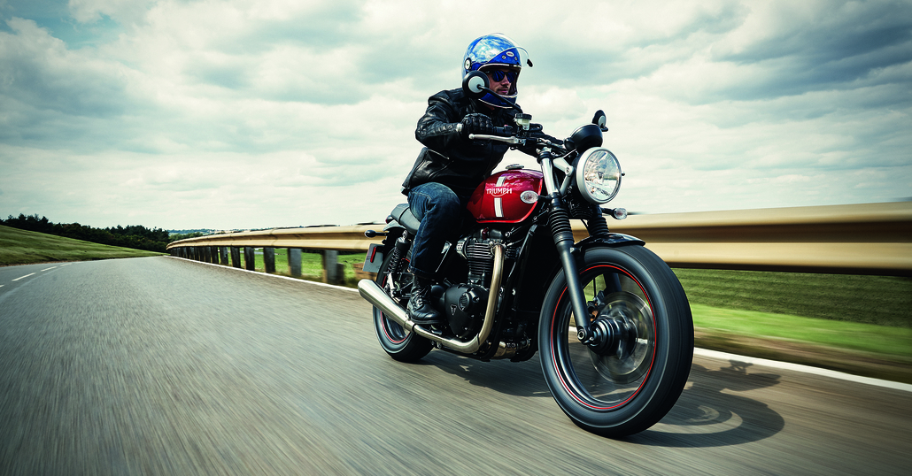 street-twin-riding-shot-007.jpg