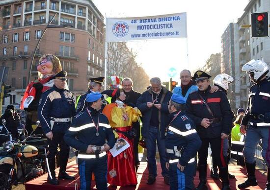 Al via la 49esima Befana benefica a Milano Al via la 49esima Befana benefica a Milano
