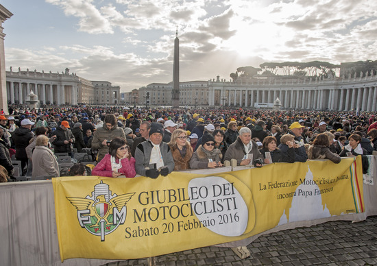 Giubileo: i motociclisti in udienza da Papa Francesco Giubileo: i motociclisti in udienza da Papa Francesco