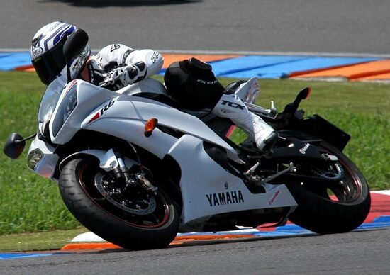 Yamaha YZF-R6 Yamaha YZF-R6