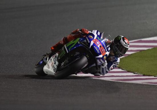 MotoGP, Qatar 2016. Lorenzo è il più veloce nelle FP1 MotoGP, Qatar 2016. Lorenzo è il più veloce nelle FP1