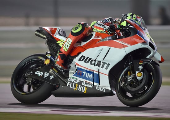 MotoGP 2016. Qatar FP2. Miglior tempo per Iannone MotoGP 2016. Qatar FP2. Miglior tempo per Iannone
