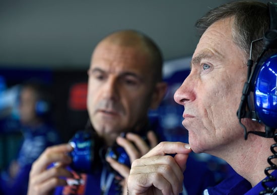 MotoGP 2016. Jarvis: Contratto a entrambi. Rossi ha firmato, Lorenzo ha preso tempo MotoGP 2016. Jarvis: Contratto a entrambi. Rossi ha firmato, Lorenzo ha preso tempo