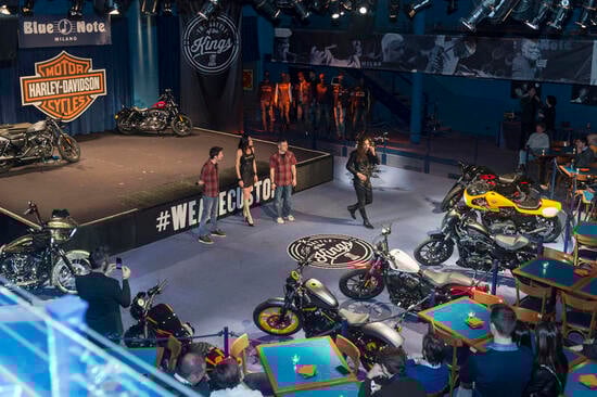 Harley-Davidson e la Dark Custom Night Harley-Davidson e la Dark Custom Night