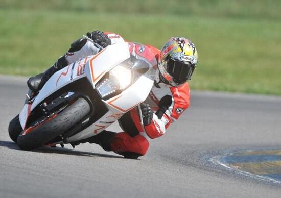 Sébastien Loeb in sella alla KTM 1190 RC8 R Sébastien Loeb in sella alla KTM 1190 RC8 R