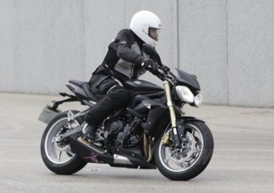 Triumph Street Triple 675 2013. Le prime foto Triumph Street Triple 675 2013. Le prime foto