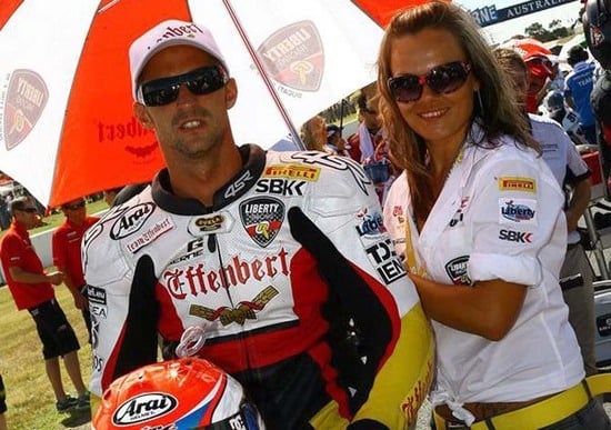 SBK. Jakub Smrz davati alle Kawasaki nel primo turno di qualifiche SBK. Jakub Smrz davati alle Kawasaki nel primo turno di qualifiche