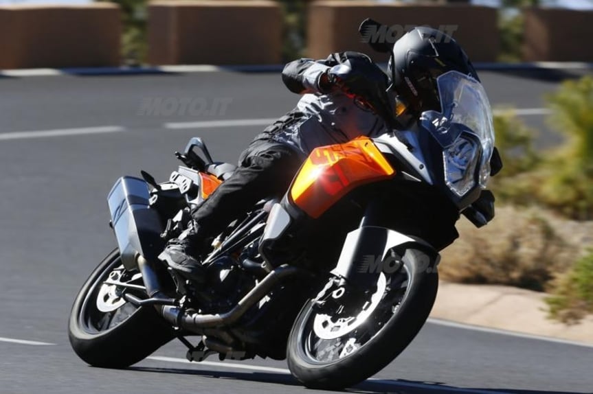 VIDEO MOTO KTM ADVENTURE video moto ktm adventure:
