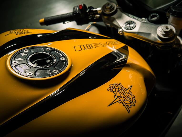 mv-agusta-f3-800-mercedes-amg-gt-06.jpg