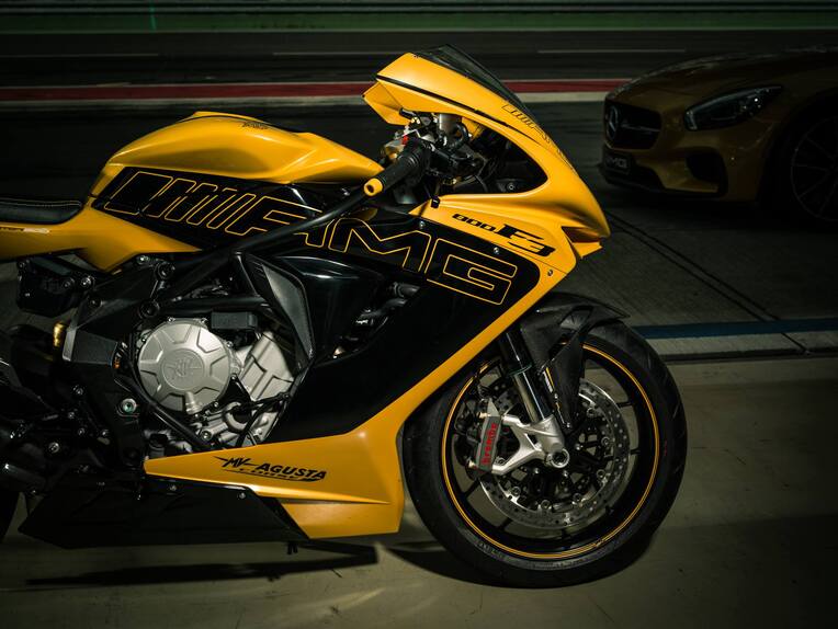 mv-agusta-f3-800-mercedes-amg-gt-03.jpg