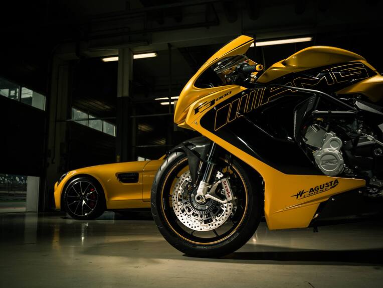 mv-agusta-f3-800-mercedes-amg-gt-02.jpg